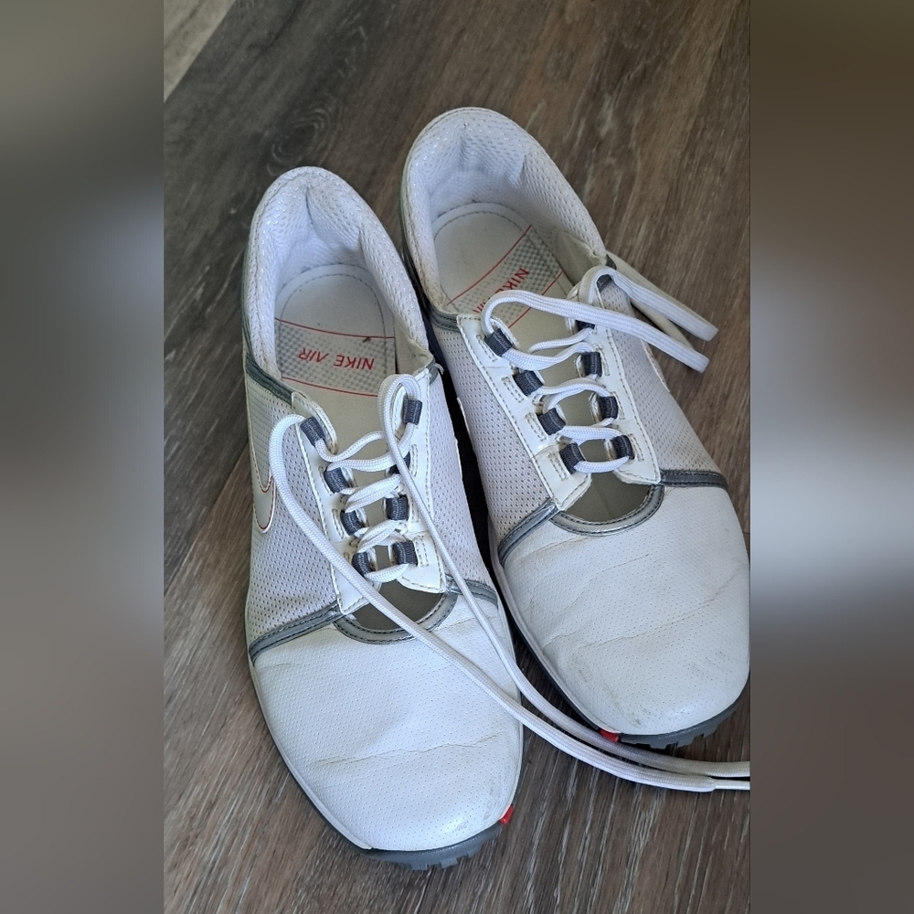 NIKE AIR Womens 317620-111 TAC Traction at Contact Golf Shoes Size 9 White Red - Picture 2 of 11